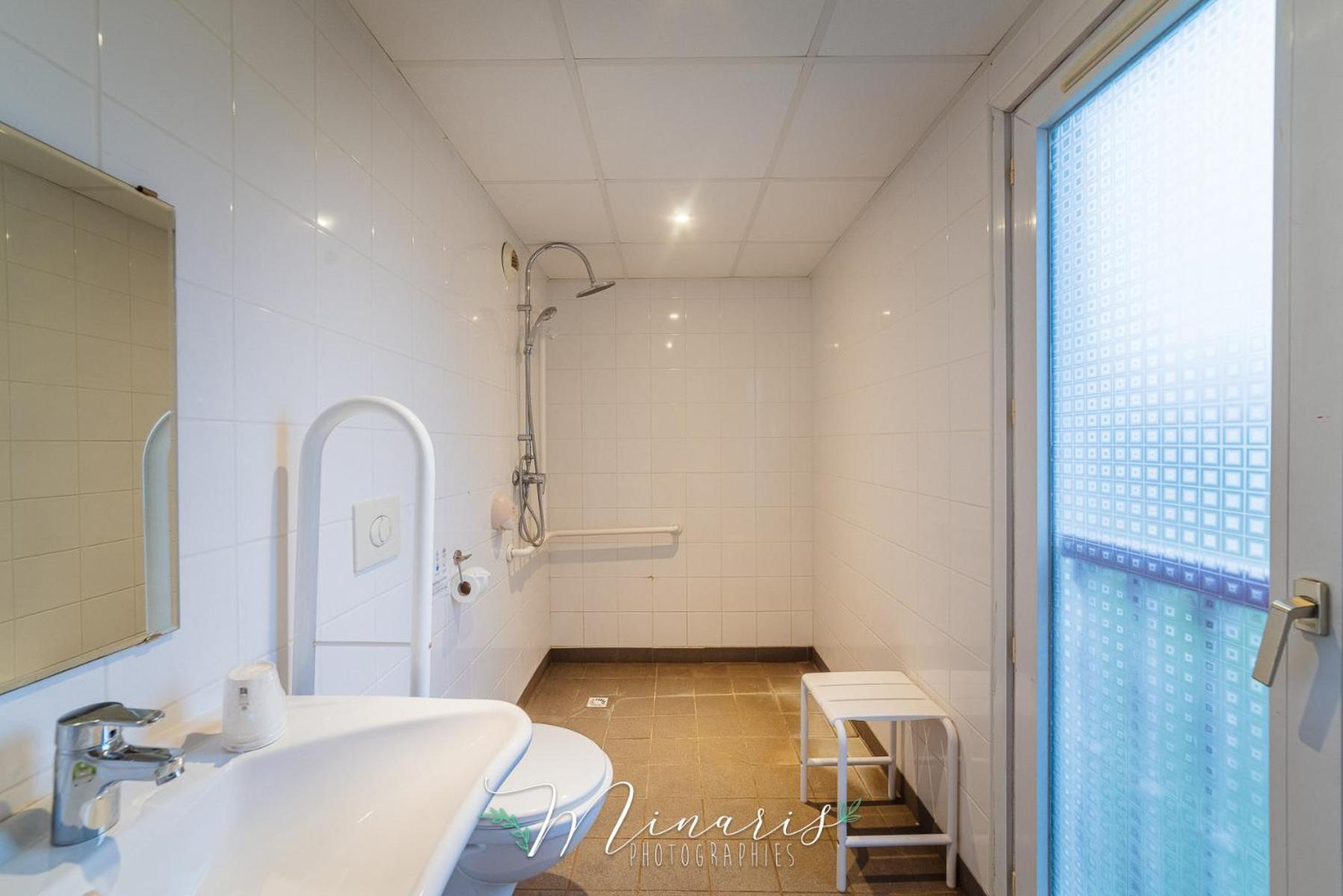 B Hotel Troyes Aeroport La Chapelle-Saint-Luc ภายนอก รูปภาพ